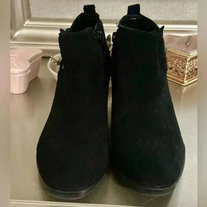 Women’s booties‎